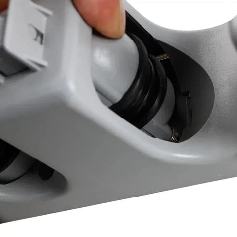 حامل ممسحة ومقشة جداري – منظم أدوات تنظيف موفر للمساحة بخطافات ومسامير تثبيت