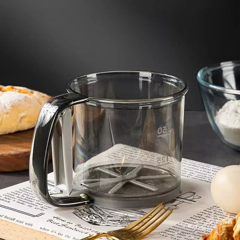 منخل دقيق شفاف لنخل سلس – Smooth Sifting Acrylic Flour Sifter
