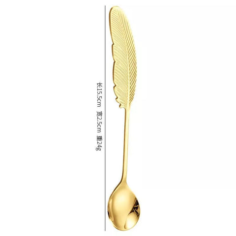استخدام معالق شاي ذهبية للشاي والقهوة – Gold feather teaspoons used for tea and coffee