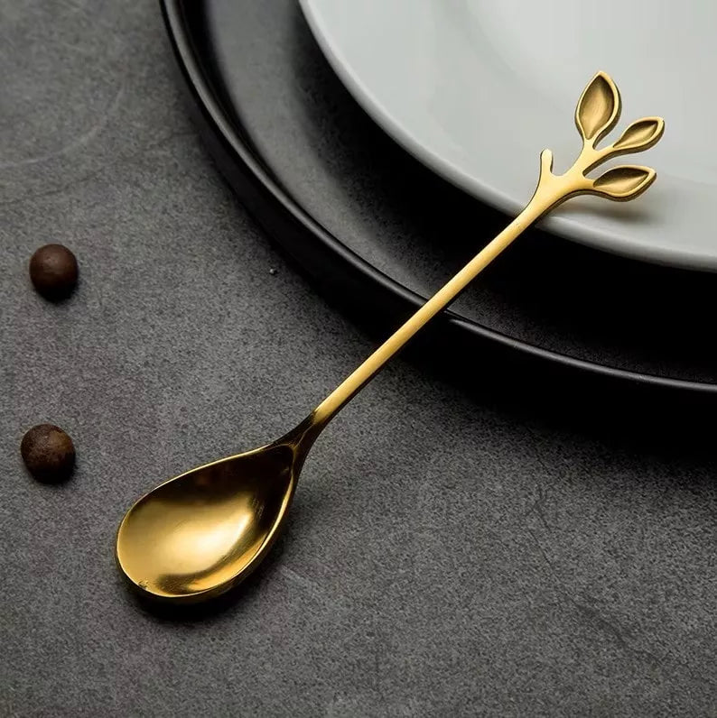 تنسيق مسطّح للطقم 6 قطع – عرض فني للتصوير التجاري