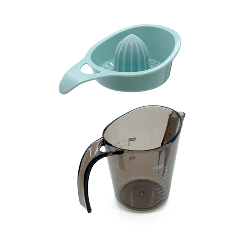 Manual Orange & Lemon Citrus Juicer with Integrated Spout Pitcher