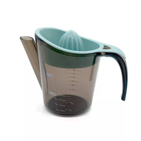 عصارة عملية بإبريق مدمج لتجميع العصير مباشرة – Functional Juicer with Built-In Juice Container