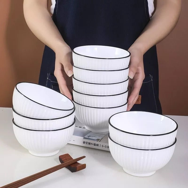 بولة بورسلين صغيرة على سفرة الطعام – Small porcelain bowl for table serving