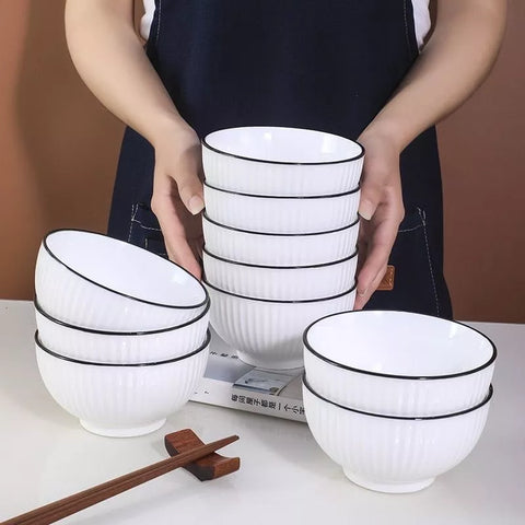 بولة بورسلين صغيرة على سفرة الطعام – Small porcelain bowl for table serving