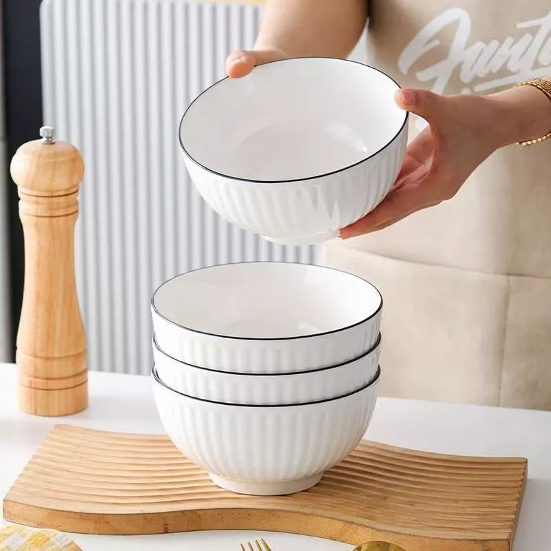 بولة بورسلين صغيرة من الأعلى للتقديم – Small porcelain bowl top view