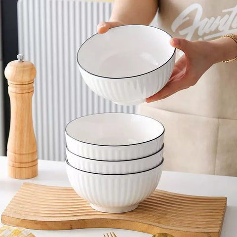 بولة بورسلين صغيرة من الأعلى للتقديم – Small porcelain bowl top view