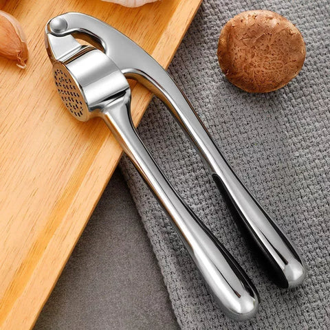 معدات مطبخ أساسية لتحضير الثوم – Essential Kitchen Tool for Garlic Preparation